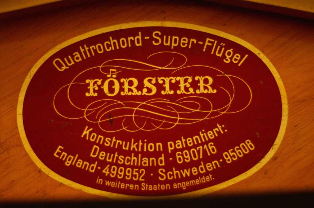 August Förster Förster-Quattrochord 2