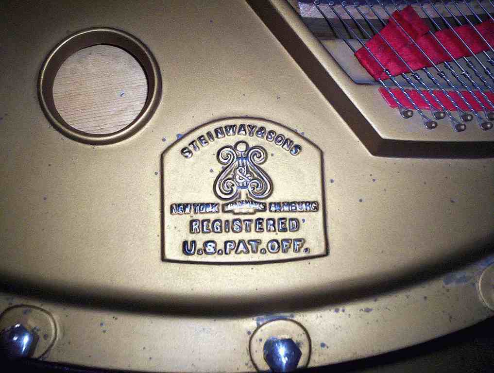 Steinway & Sons Nr. 295306